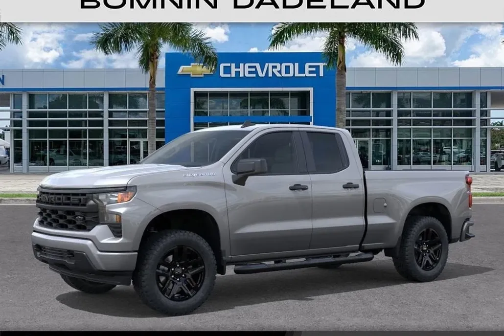 2025 Chevrolet Silverado 1500 Custom photo 1