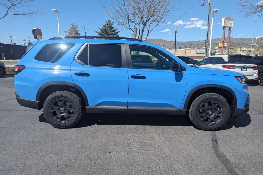 2025 Honda Pilot TrailSport photo 1