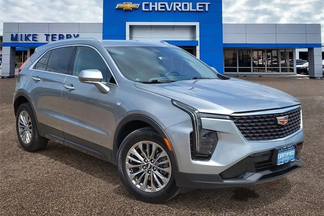 2024 Cadillac XT4 Premium Luxury photo 1