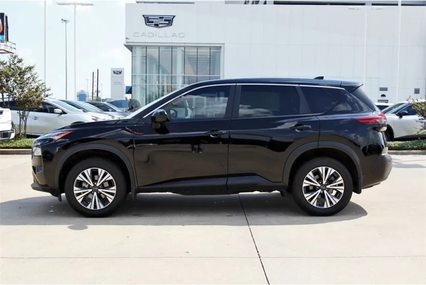 2023 Nissan Rogue SV photo 1