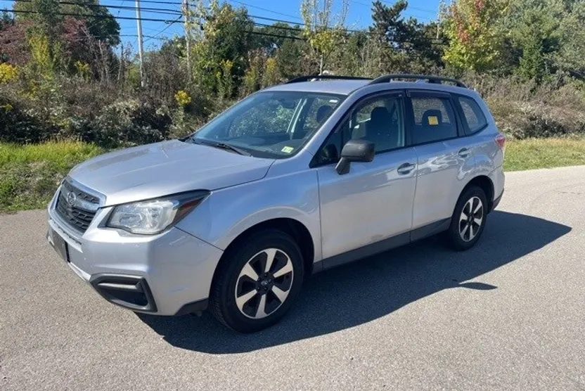 2017 Subaru Forester Base photo 1