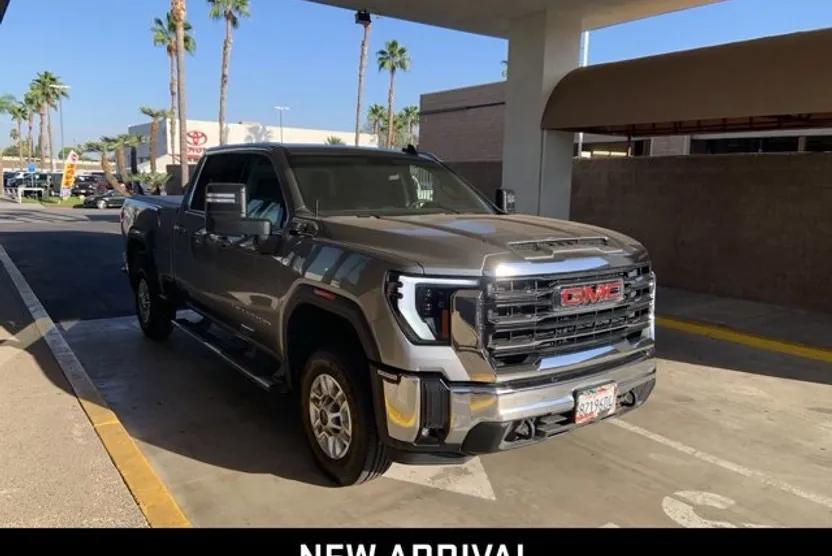 2025 Gmc Sierra SLE photo 1