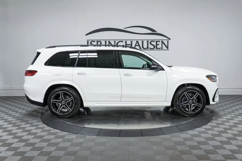 2026 Mercedes Benz GLS 450 4MATIC photo 1
