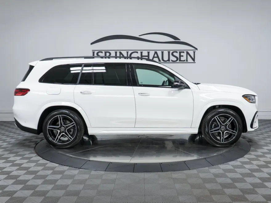 2026 Mercedes Benz GLS 450 4MATIC photo 1