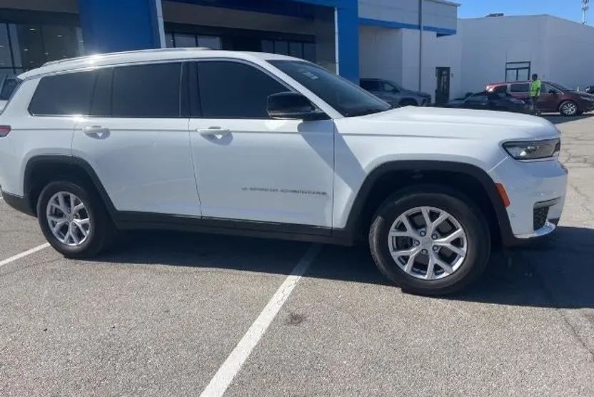 2022 Jeep Grand Cherokee Limited photo 1