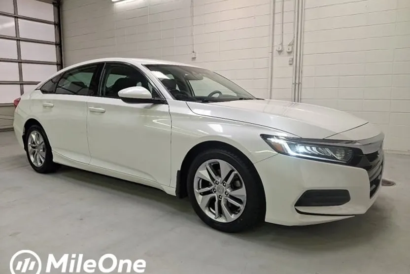 2019 Honda Accord LX photo 1