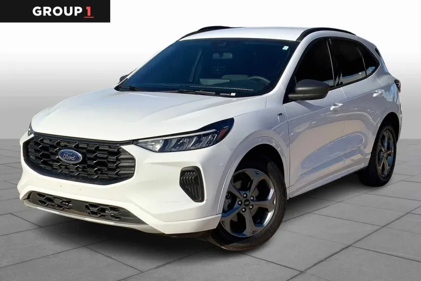 2023 Ford Escape ST-Line photo 1