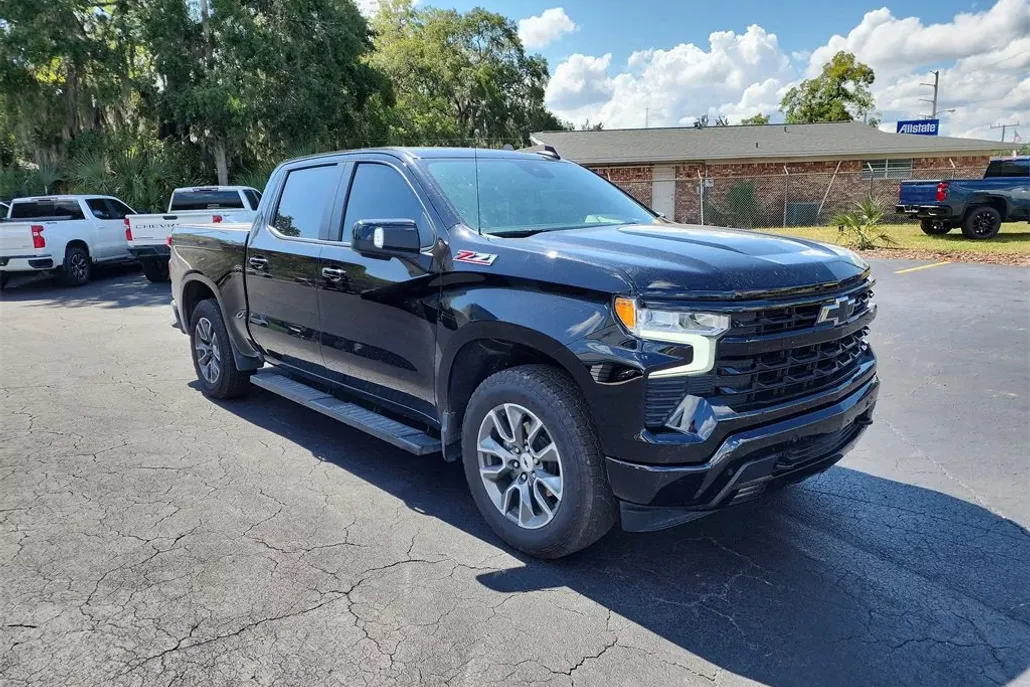 2024 Chevrolet Silverado 1500 RST photo 1