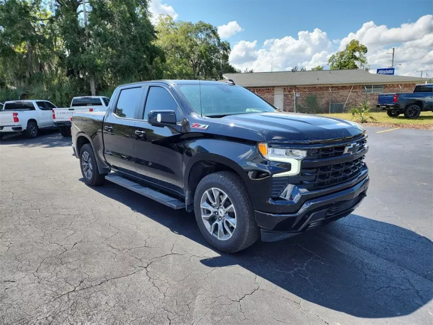 2024 Chevrolet Silverado 1500 RST photo 1