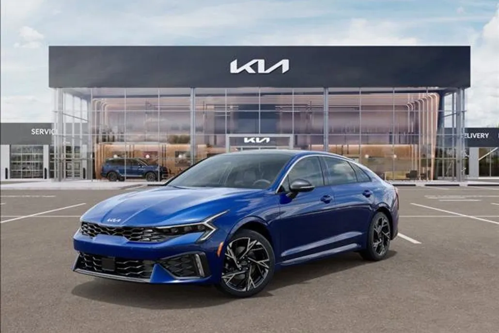 2025 Kia K5 GT-Line photo 1
