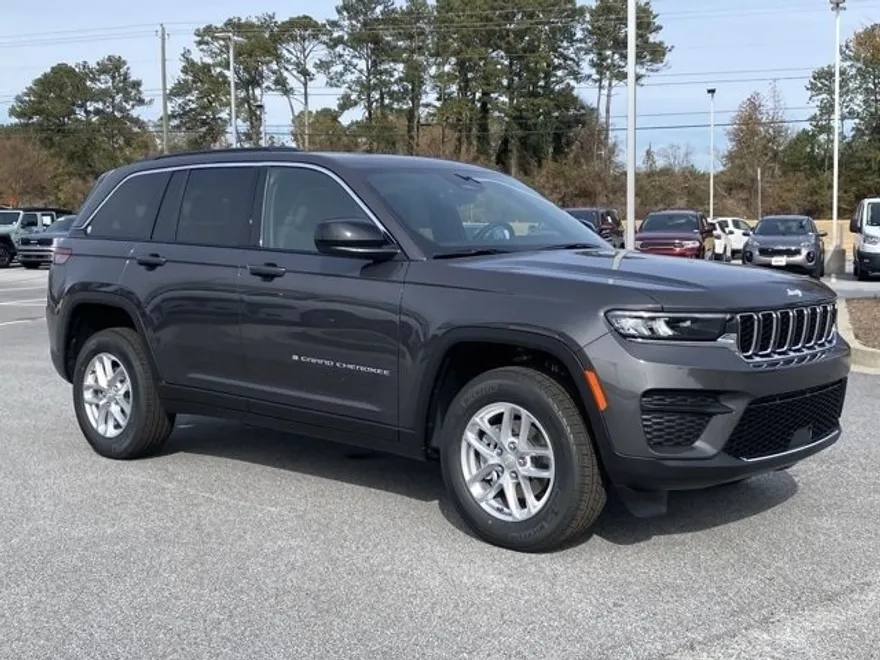 2025 Jeep Grand Cherokee Laredo X photo 1