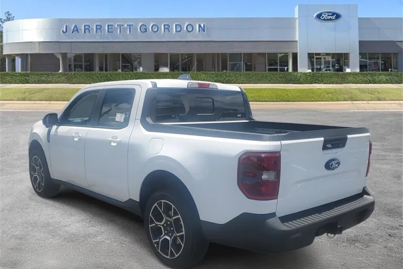 2025 Ford Maverick Lariat photo 1