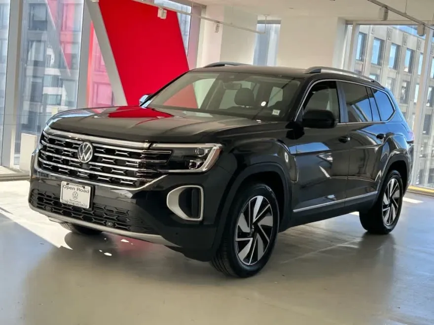 2025 Volkswagen Atlas SEL photo 1