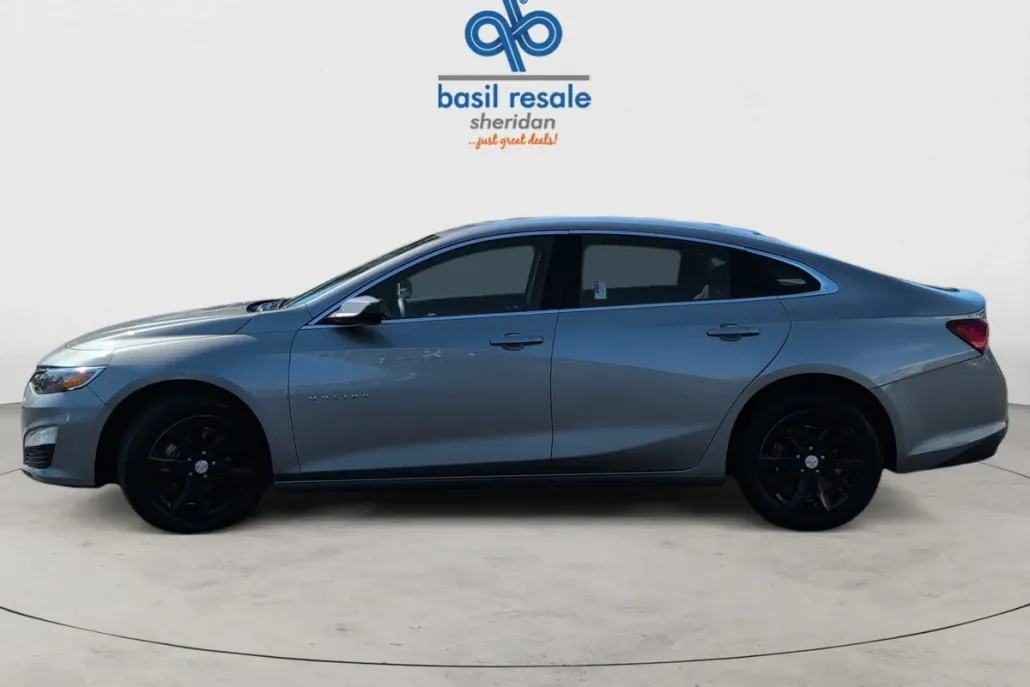 2025 Chevrolet Malibu 1LT photo 1