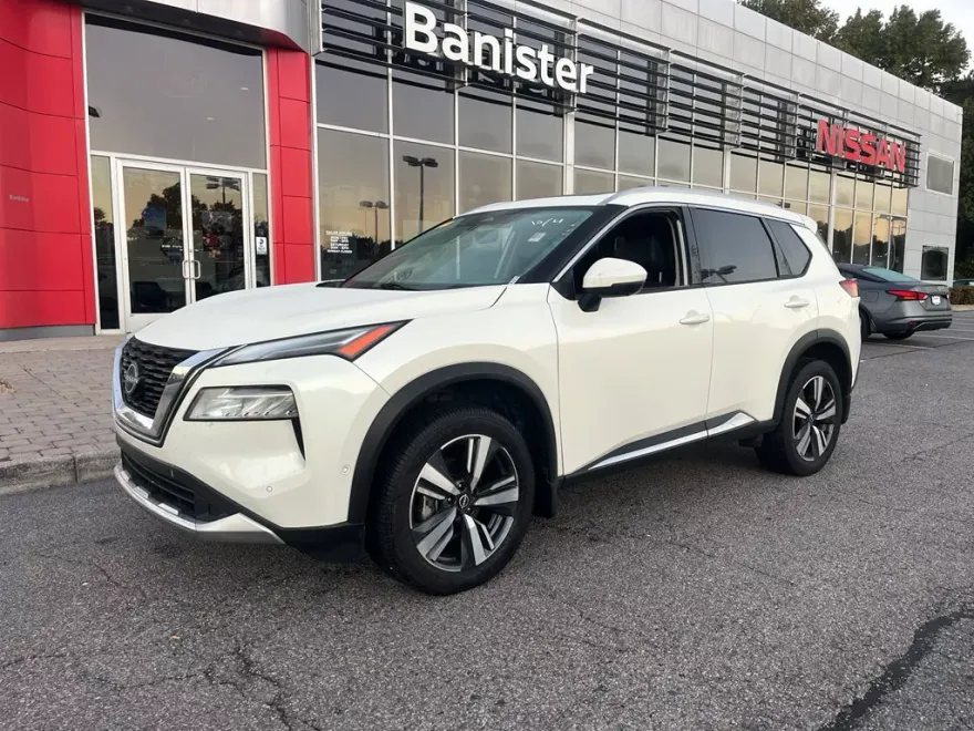 2023 Nissan Rogue Platinum photo 1