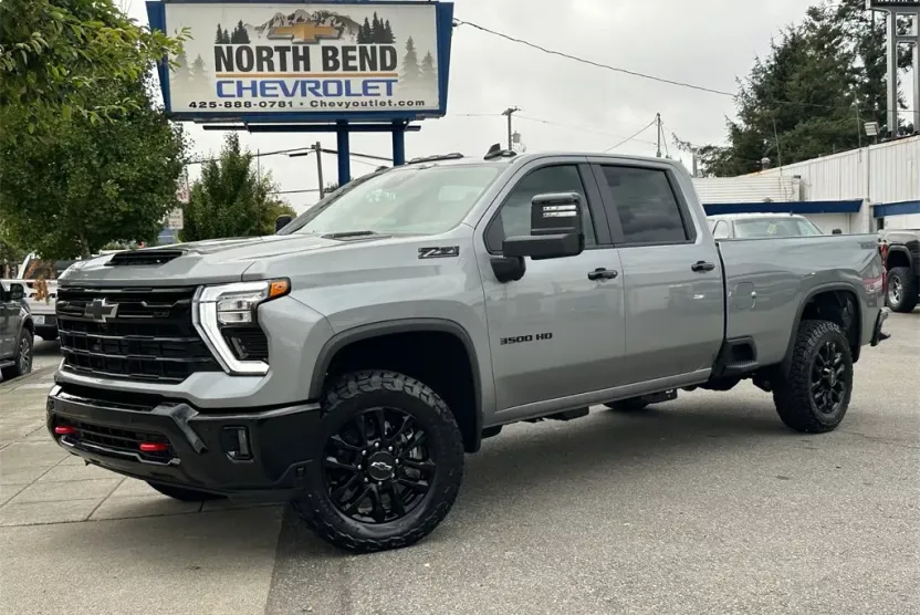 2026 Chevrolet Silverado 3500HD LT photo 1