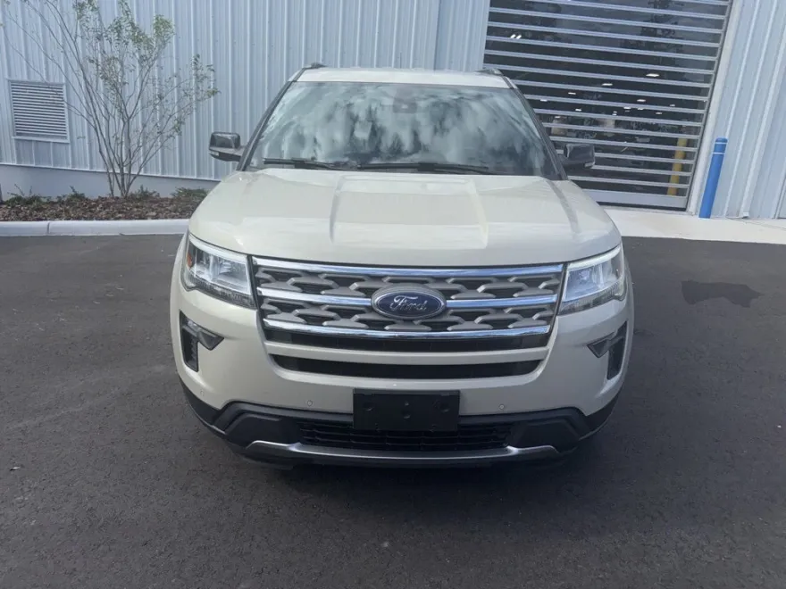 2018 Ford Explorer XLT photo 1
