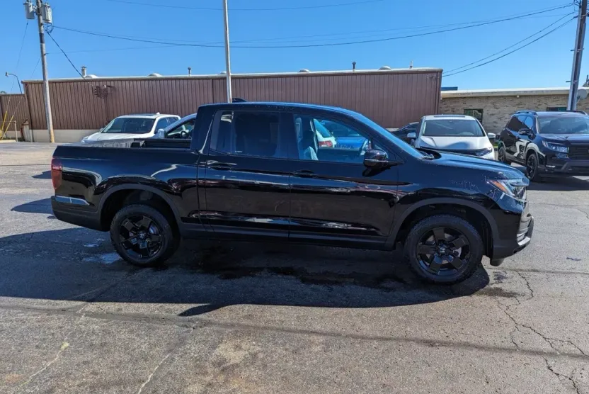 2026 Honda Ridgeline Black Edition photo 1