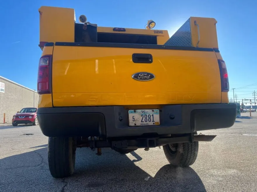 2008 Ford F-350 XLT photo 1