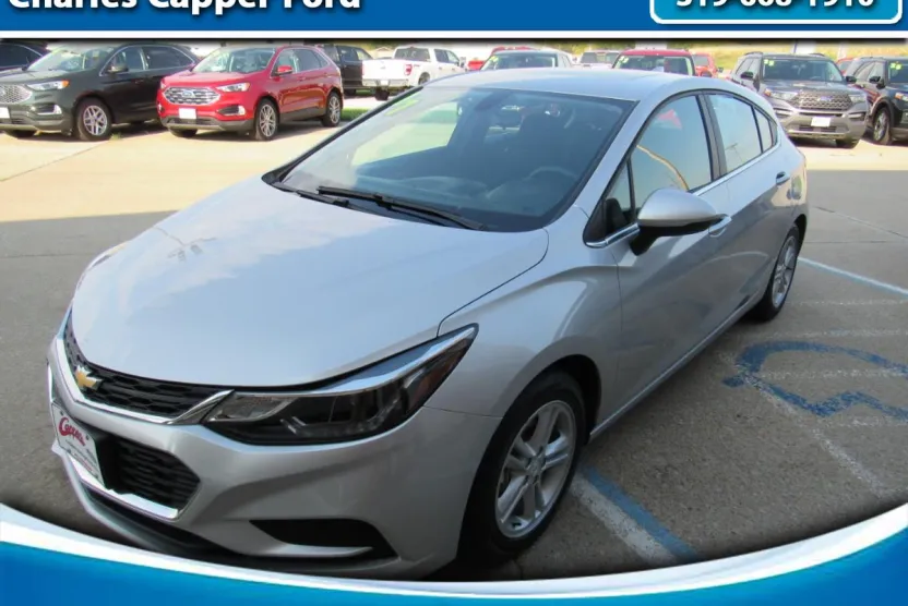 2017 Chevrolet Cruze LT photo 1