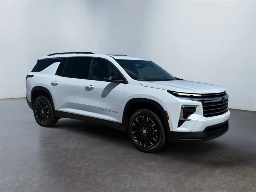 2026 Chevrolet Traverse photo 1