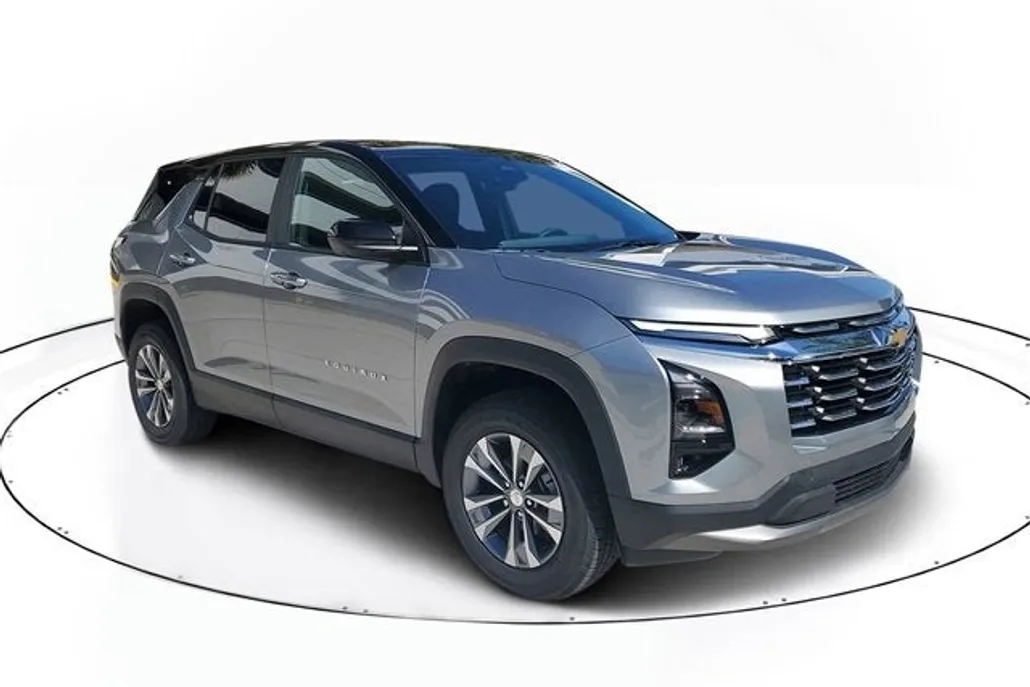 2026 Chevrolet Equinox LT photo 1