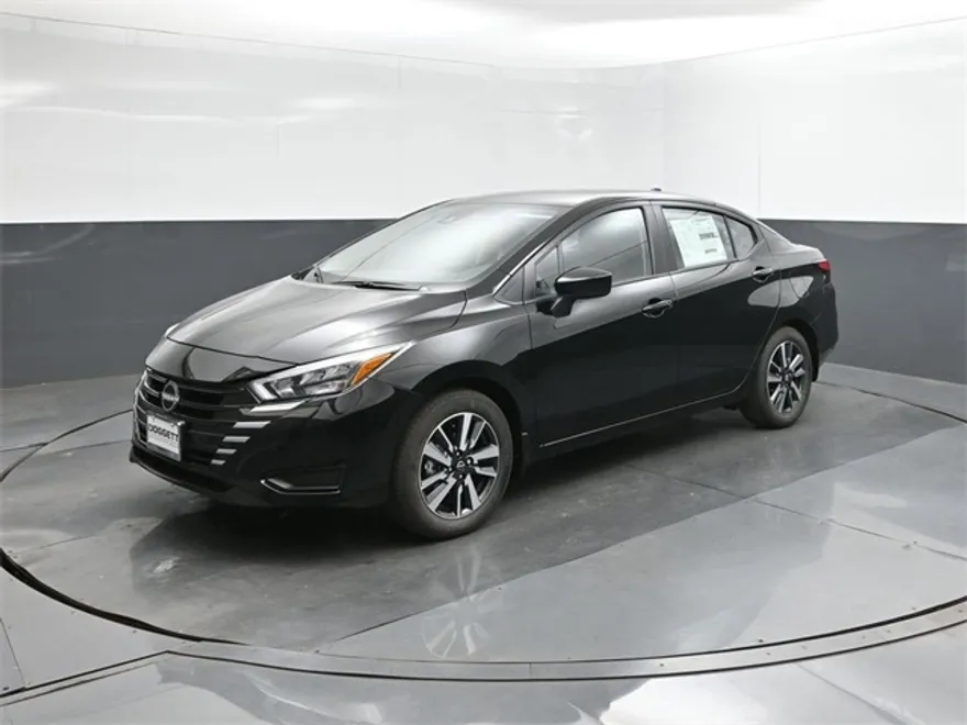 2025 Nissan Versa SV photo 1