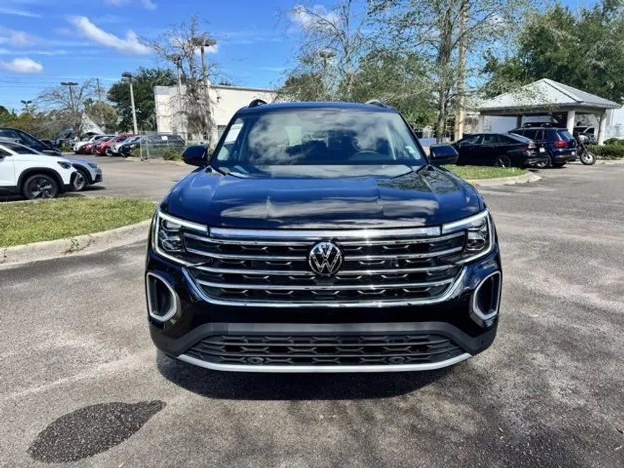2026 Volkswagen Atlas SE photo 1