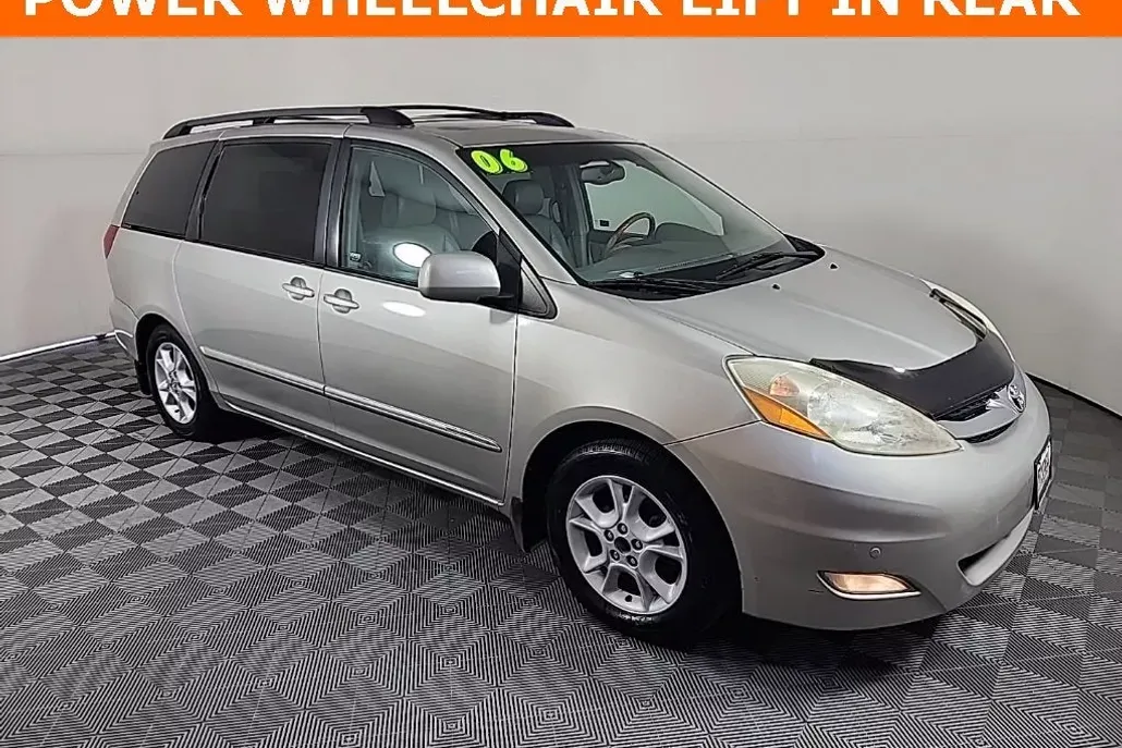 2006 Toyota Sienna XLE Limited photo 1