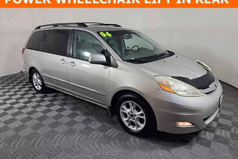 2006 Toyota Sienna XLE Limited photo 1