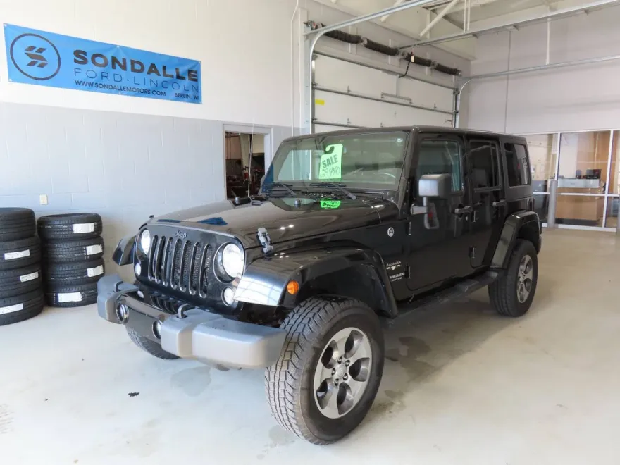 2017 Jeep Wrangler Unlimited Sahara photo 1