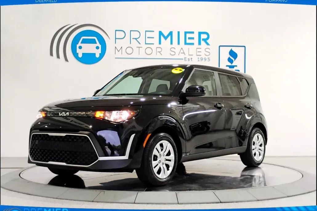 2023 Kia Soul LX S photo 1