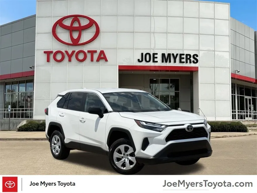 2024 Toyota RAV4 LE photo 1
