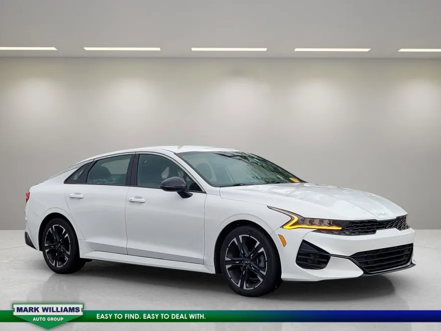 2022 Kia K5 GT-Line photo 1