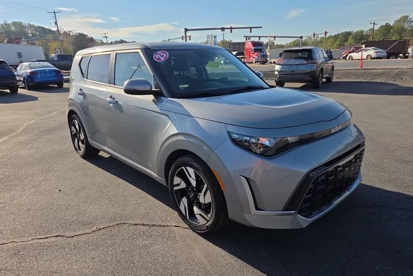 2023 Kia Soul GT-Line photo 1
