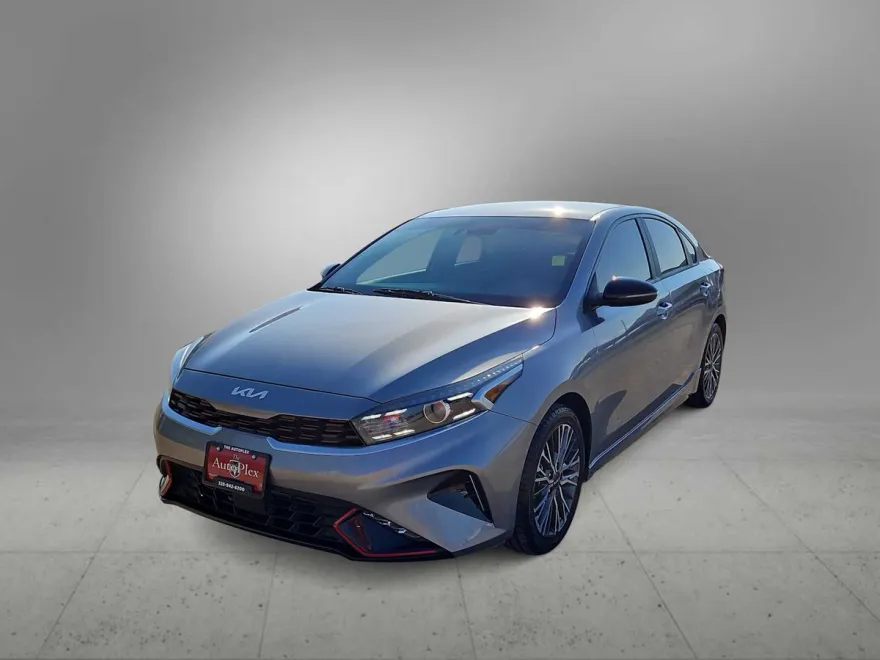 2023 Kia Forte GT-Line photo 1