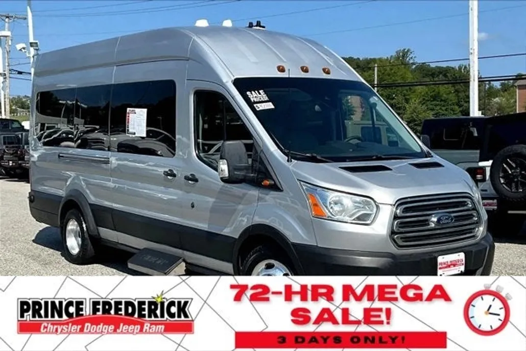2019 Ford Transit Passenger XLT photo 1