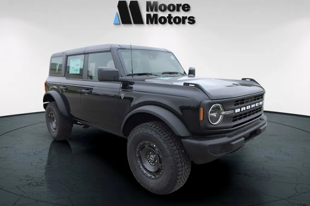 2025 Ford Bronco Base photo 1