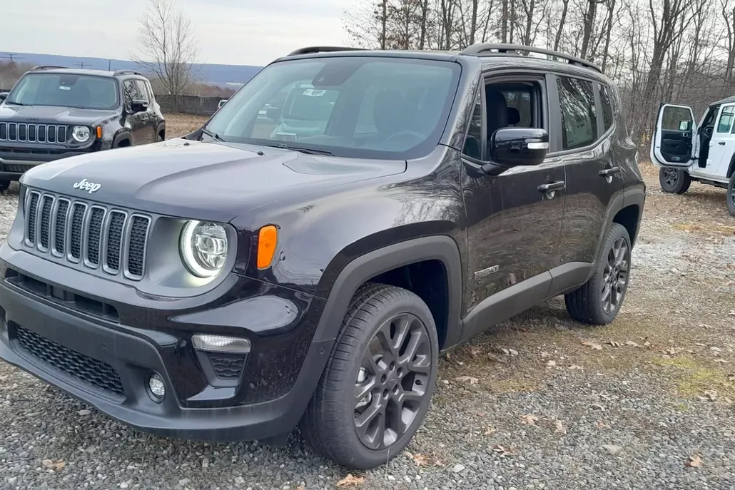 2023 Jeep Renegade Limited photo 1