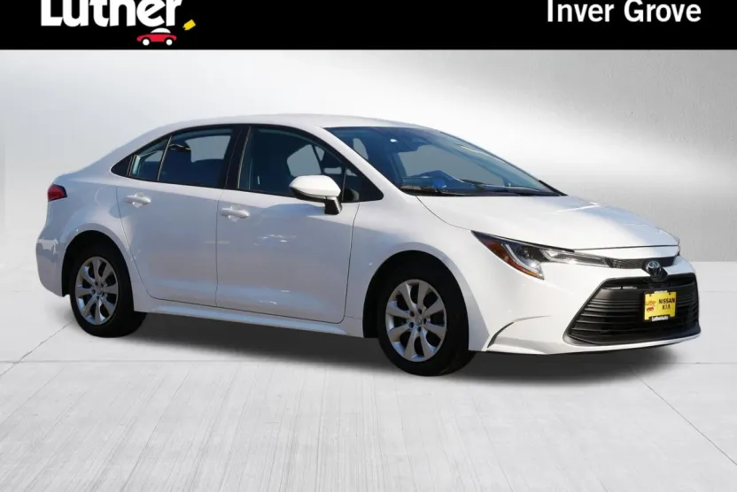 2024 Toyota Corolla LE photo 1