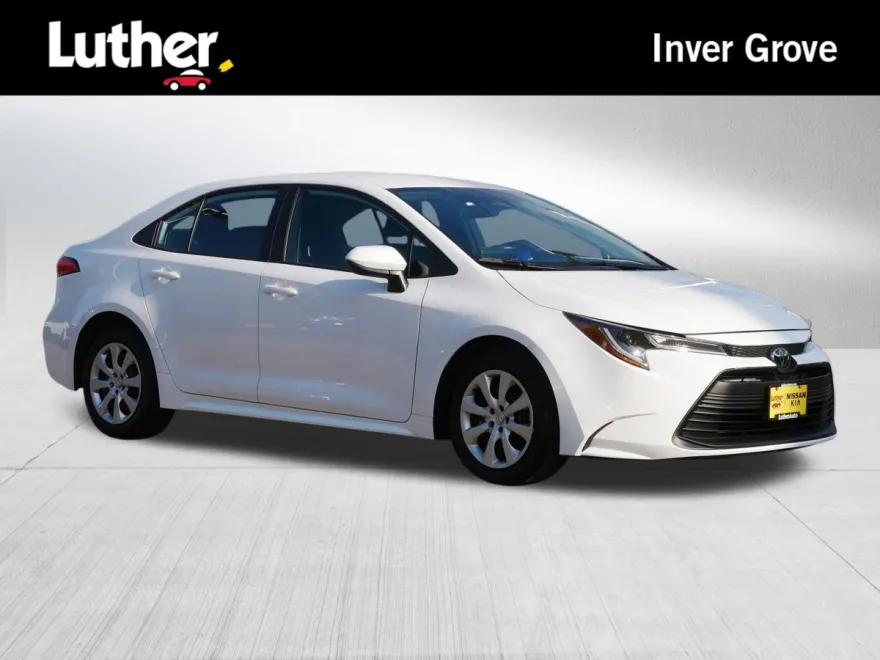 2024 Toyota Corolla LE photo 1