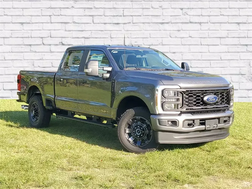 2025 Ford F-350 XL photo 1
