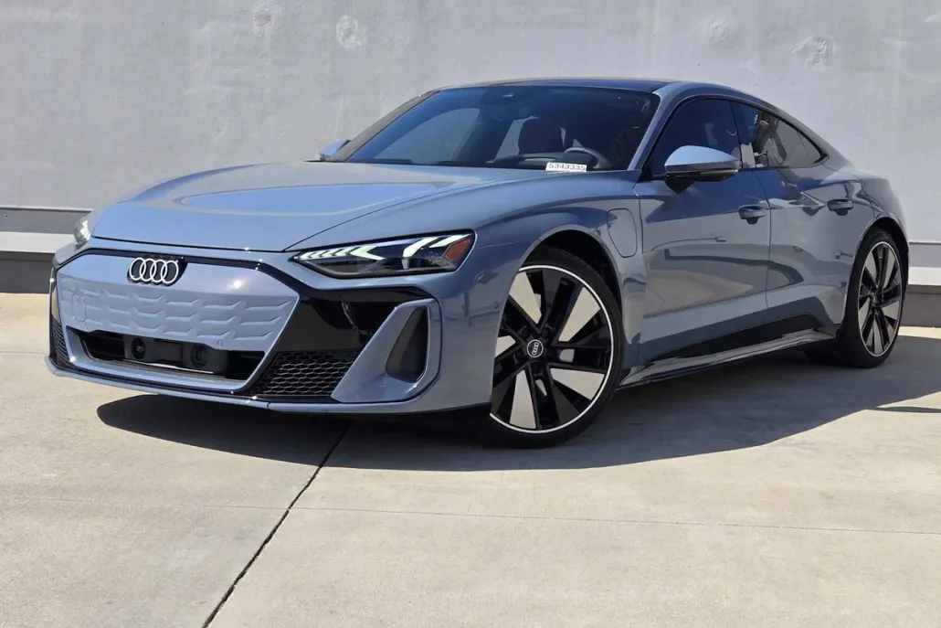 2025 Audi e-tron GT Premium Plus photo 1