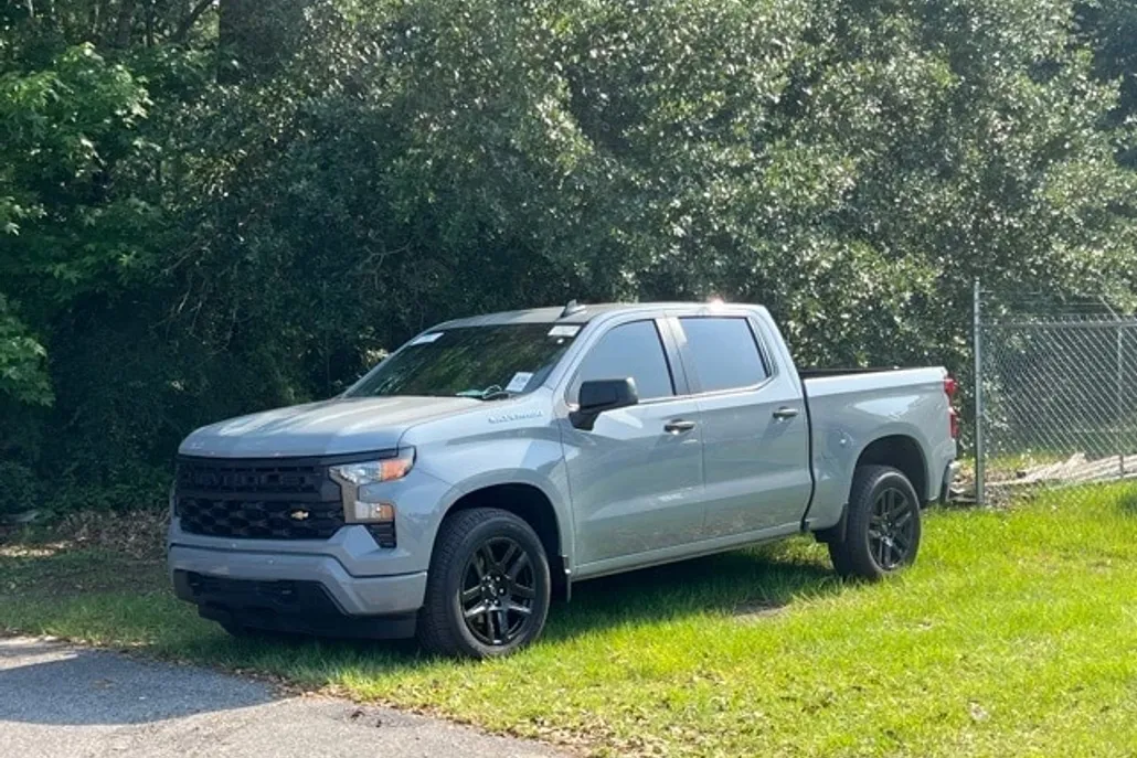 2024 Chevrolet Silverado 1500 Custom photo 1