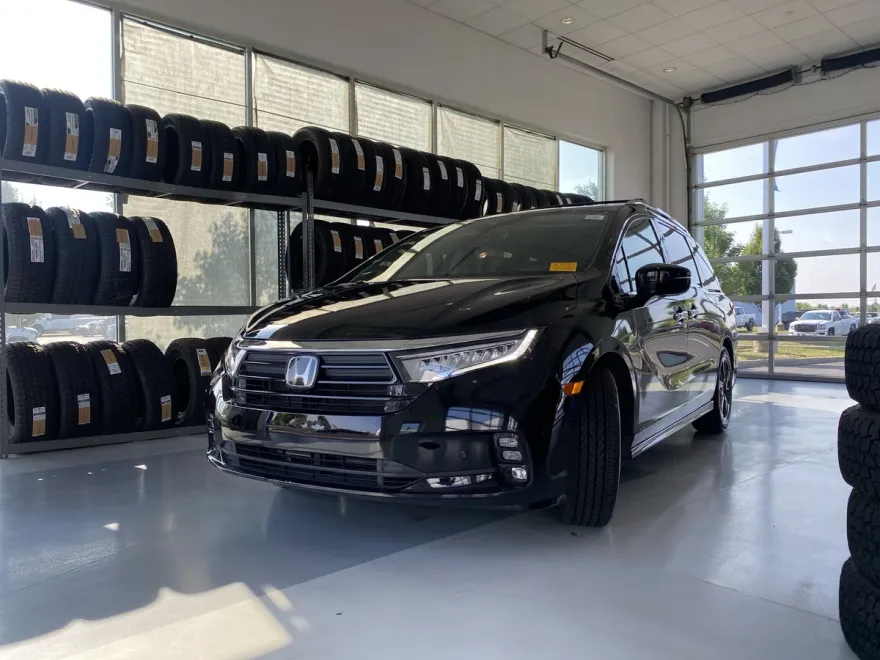 2023 Honda Odyssey Elite photo 1