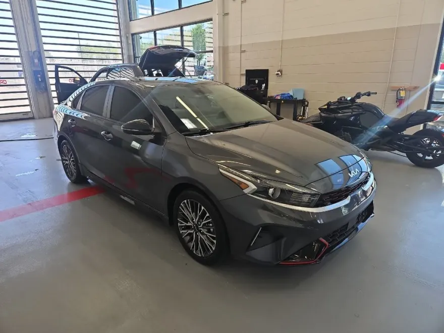 2023 Kia Forte GT-Line photo 1