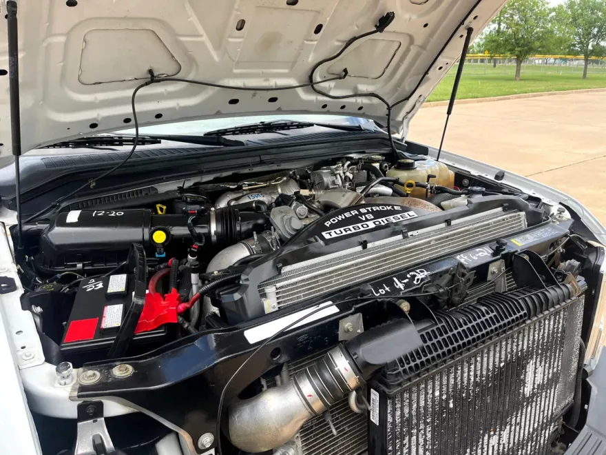2009 Ford F-550 XLT photo 17