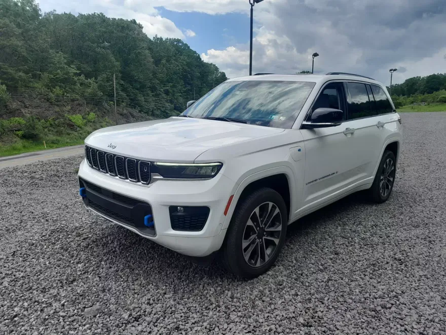 2022 Jeep Grand Cherokee 4xe Overland photo 1