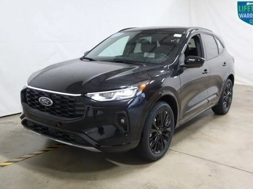 2025 Ford Escape ST-Line Elite photo 1