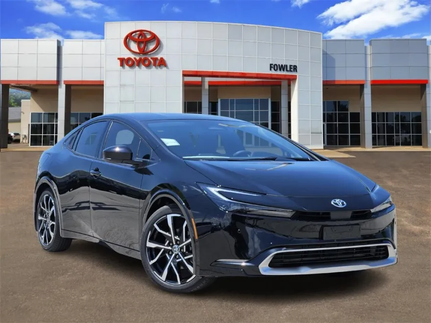 2025 Toyota Prius Plug-in Hybrid XSE photo 1